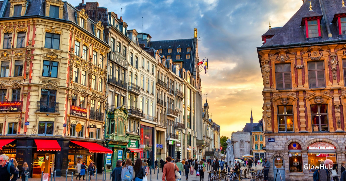 Façades flamandes et beffroi de Lille